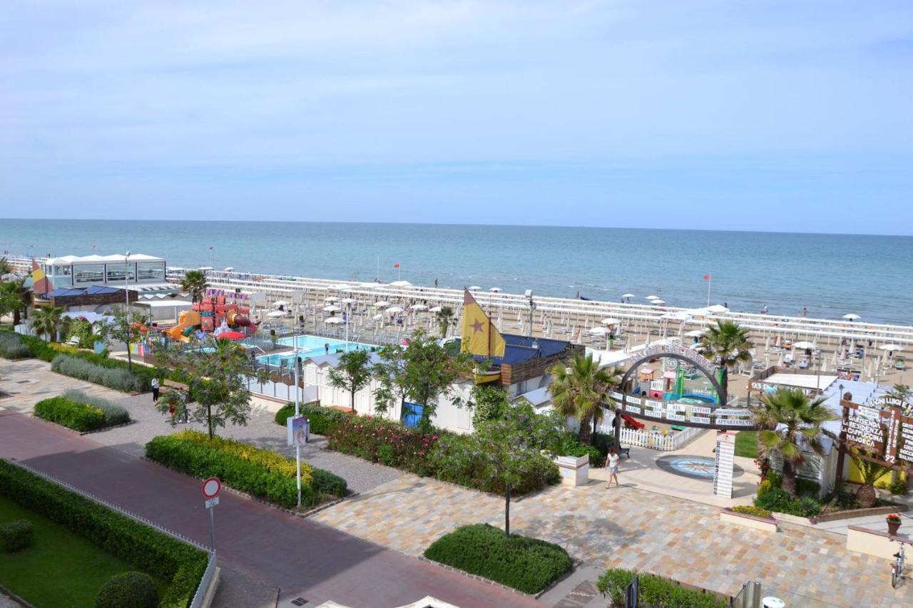 Hotel Rex - Fronte Mare Riccione Zewnętrze zdjęcie