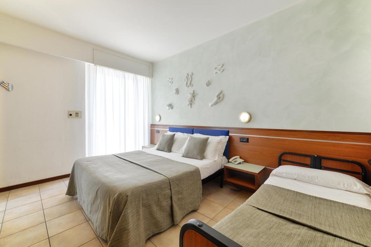 Hotel Rex - Fronte Mare Riccione Zewnętrze zdjęcie